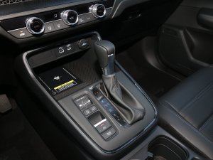 2023款240TURBO 两驱智领版 5座 换挡杆