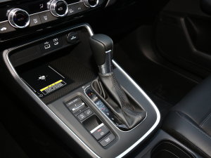 2023款240TURBO 四驱臻享版 5座 换挡杆