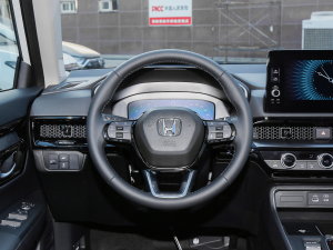 2023款240TURBO 四驱臻享版 5座 方向盘