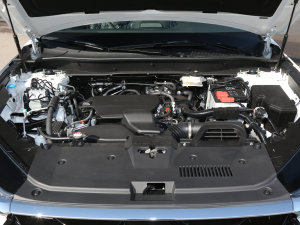 2023款240TURBO 四驱臻享版 5座 发动机