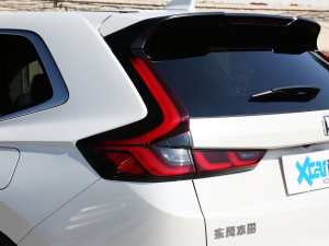 2023款240TURBO 两驱锋尚版 5座 尾灯