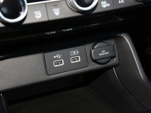 2023HATCHBACK 2.0L e:HEV Oװ п؅^