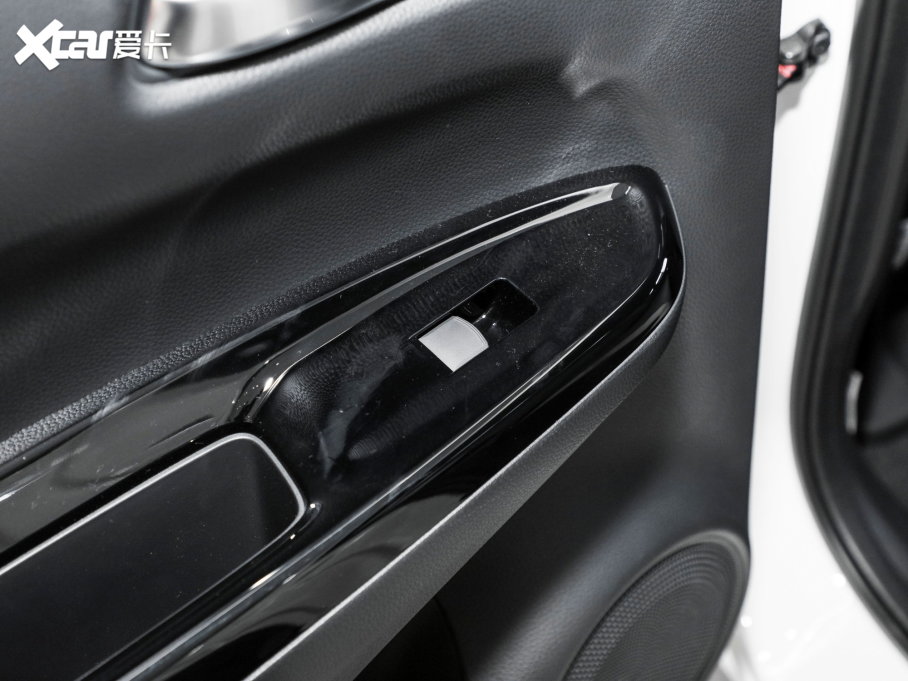 2023LIFE 1.5L CVT CRO-S(l)Ȥ