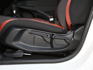 2023款1.5L CVT SPORT心动版 主驾驶座椅调节