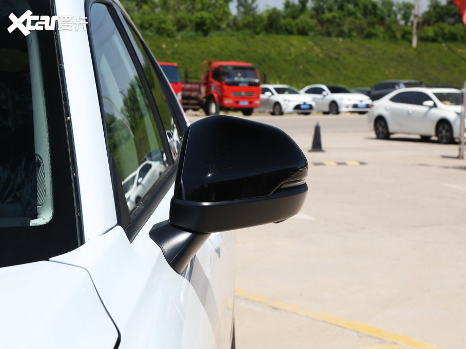 2023���HR-V 2.0L e:HEV ���ǰ�