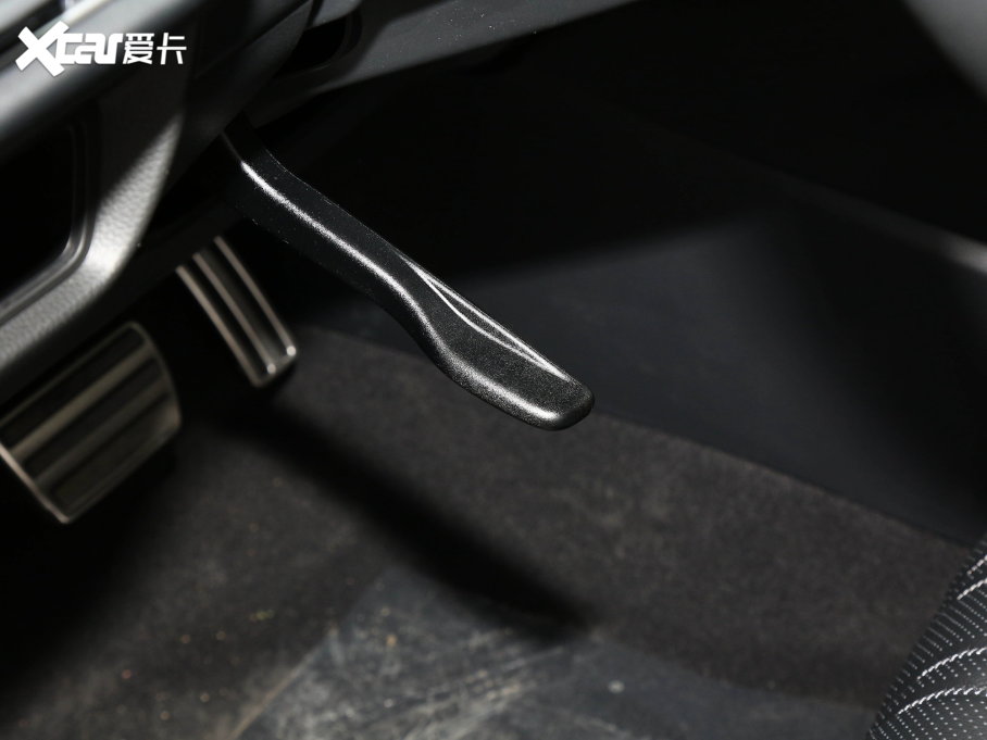 2023���HR-V 2.0L e:HEV ���ǰ�