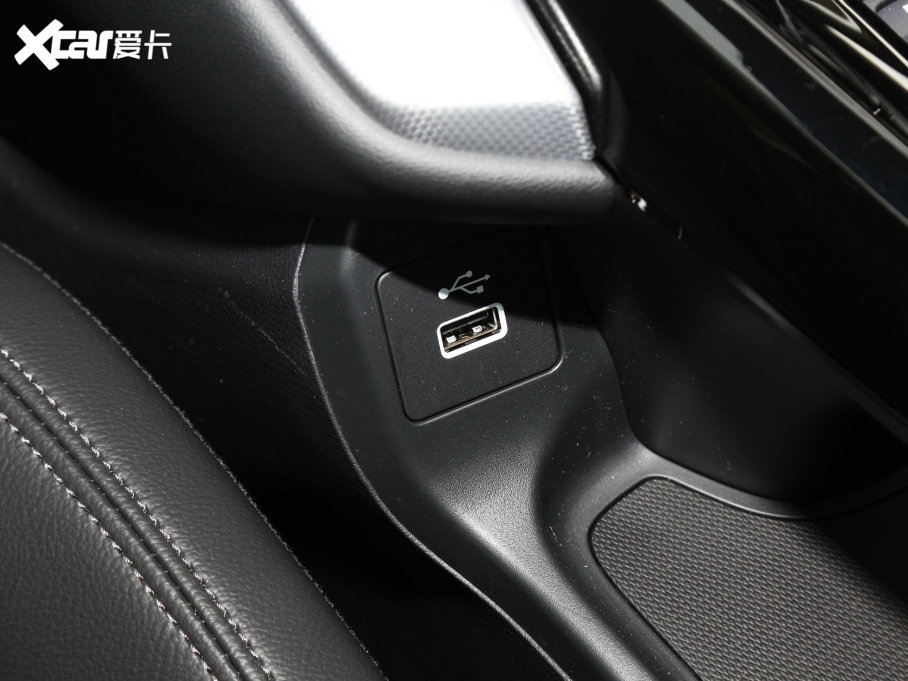 2023���HR-V 2.0L e:HEV ���ǰ�