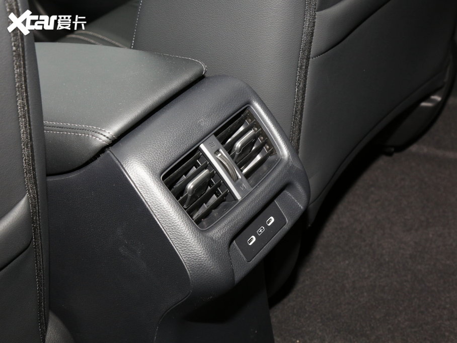 2023���HR-V 2.0L e:HEV ���ǰ�