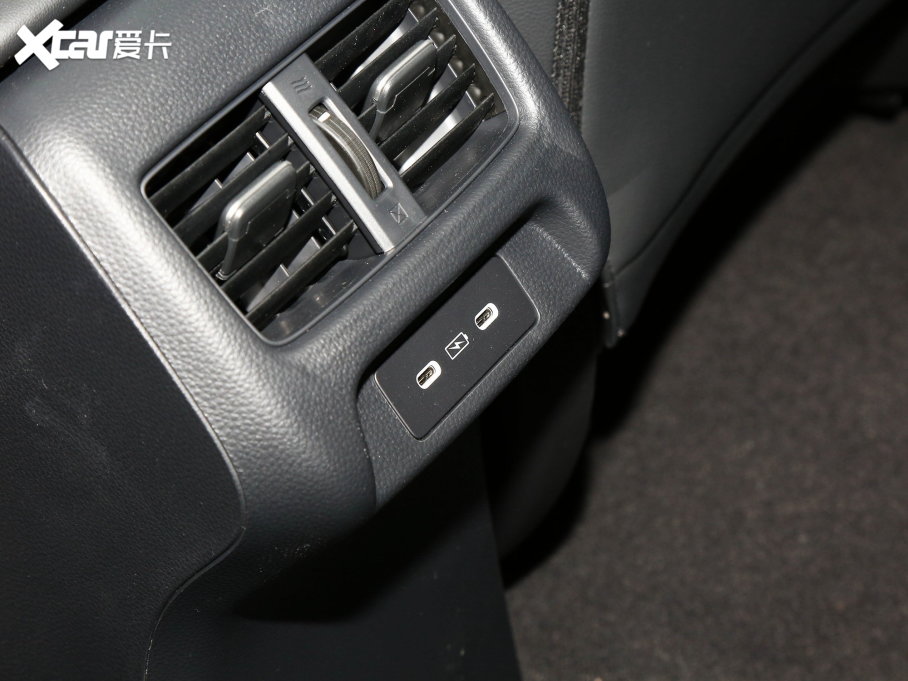 2023���HR-V 2.0L e:HEV ���ǰ�