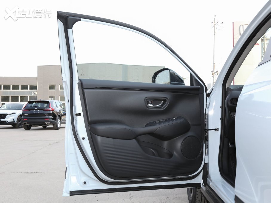 2023HR-V 2.0L e:HEV ٰ