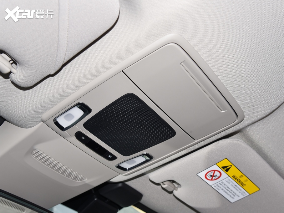 2023���HR-V 2.0L e:HEV ���ǰ�