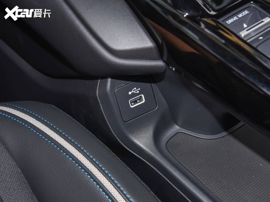 2023���HR-V 2.0L e:HEV ���ǰ�