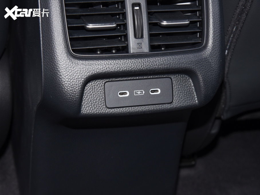 2023���HR-V 2.0L e:HEV ���ǰ�