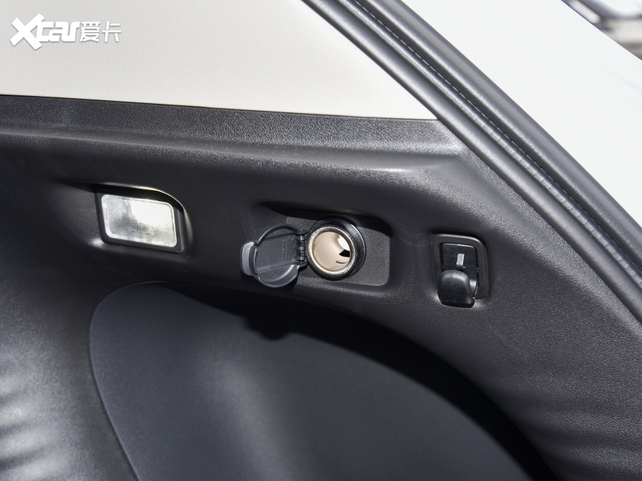 2023���HR-V 2.0L e:HEV ���ǰ�