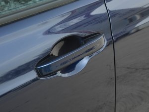 2023款240TURBO 劲致版 主驾门拉手