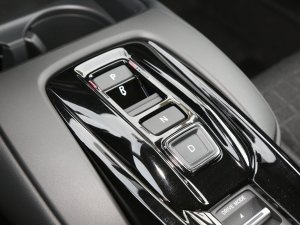 20232.0L e:HEV ٰ QU