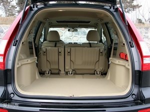 2010款2.4L 自动四驱豪华版 行李厢空间