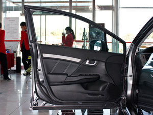 2012款1.8L VTi自动豪华版 驾驶位车门