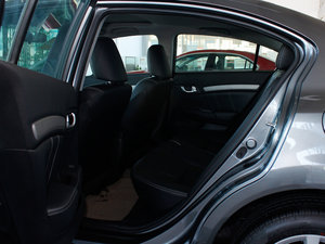 2012款1.8L VTi自动豪华版 后排空间
