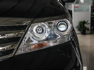 2012款2.4L VTi 豪华版 大灯