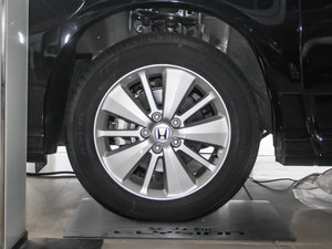 2012款2.4L VTi 豪华版 轮圈