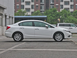 2013款十周年纪念 1.8L 自动豪华版 整体外观