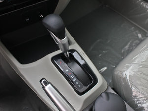 2013款十周年纪念 1.8L 自动豪华版 换挡杆