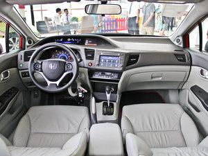 2013款十周年纪念 1.8L 自动豪华版 中控区
