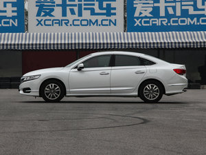 2015款2.0L CVT 尊贵版 正侧（左）