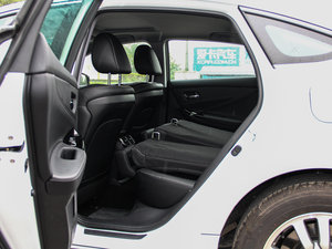 2015款2.0L CVT 尊贵版 后排座椅放倒