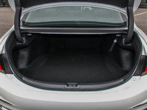 2015款2.0L CVT 尊贵版 行李厢空间