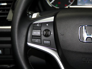 2015款2.0L CVT 尊贵版 中控区