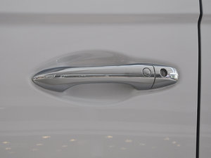 2015款2.4L DCT 尊耀版 主驾门拉手