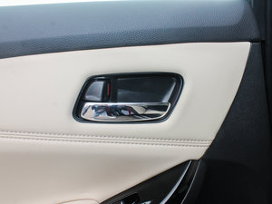 2015款2.0L CVT 豪华版 空间座椅