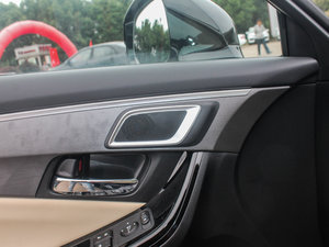 2015款2.0L CVT 豪华版 空间座椅