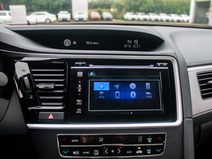 2015款2.0L CVT 豪华版 中控台显示屏