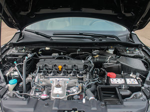 2015款2.0L CVT 豪华版 发动机