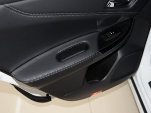 2015款2.4L DCT 尊贵版 空间座椅