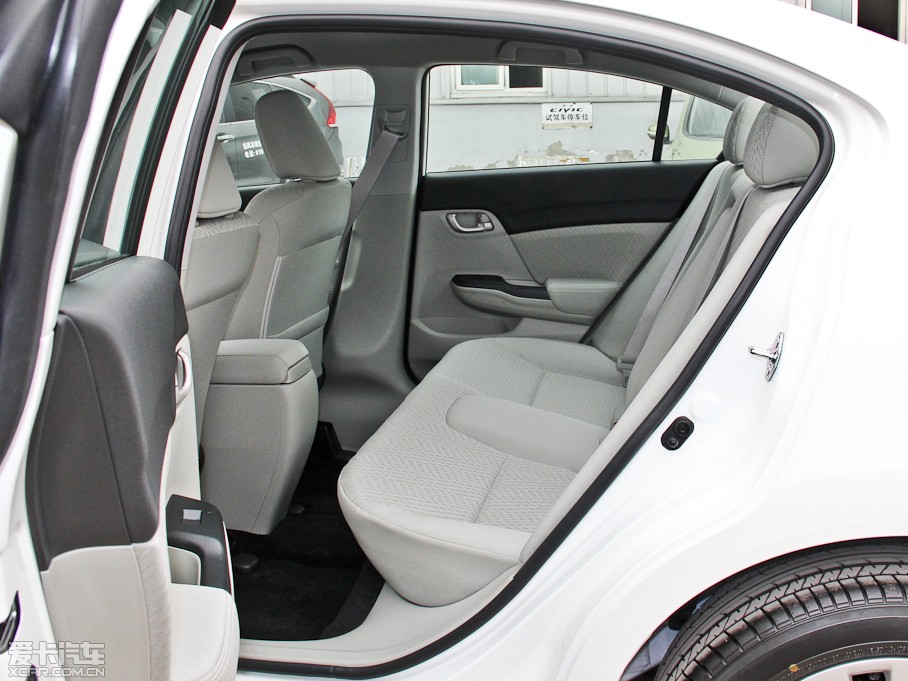 2014˼ 1.8L LXi Ԅ(dng)(jng)