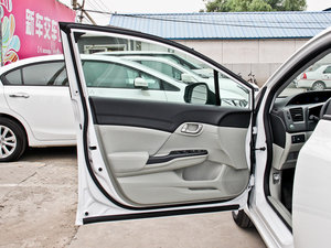 2014款1.8L LXi 自动经典版 驾驶位车门