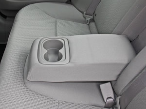 2014款1.8L LXi 自动经典版 后排中央扶手