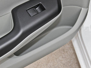 2014款1.8L LXi 自动经典版 空间座椅