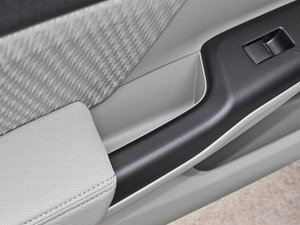 2014款1.8L LXi 自动经典版 空间座椅