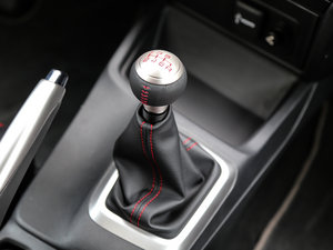 2014款2.4L 手动Si 换挡杆