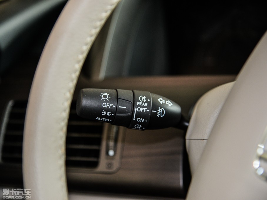 2015����� 2.4L VTi-S ���F��