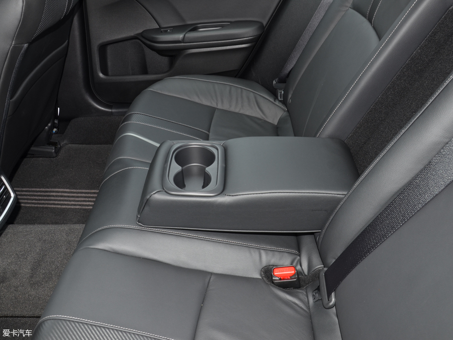 2016˼ 220TURBO Ԅҫ