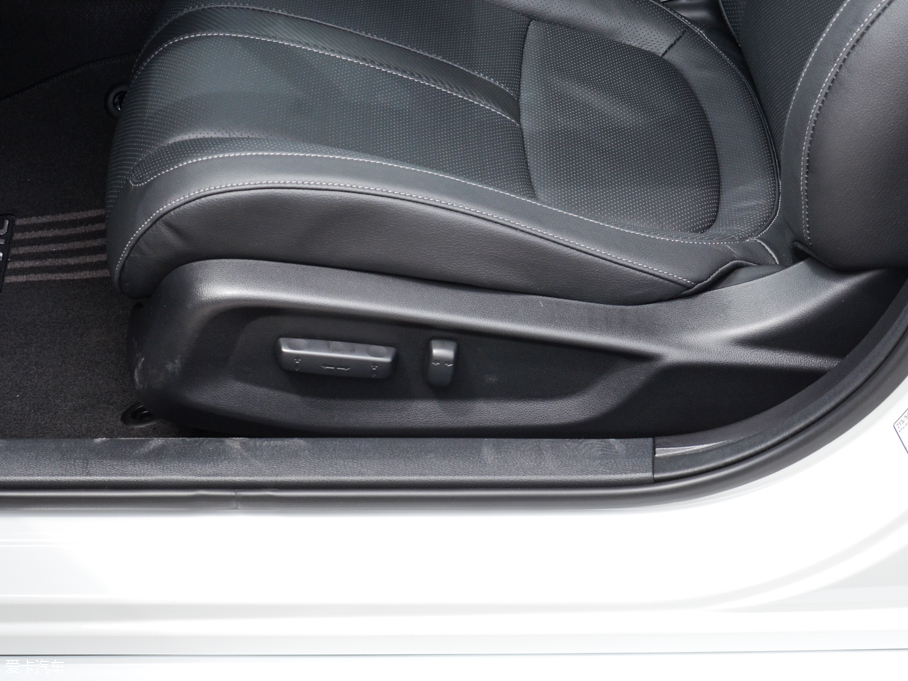 2016˼ 220TURBO Ԅ(dng)ҫ