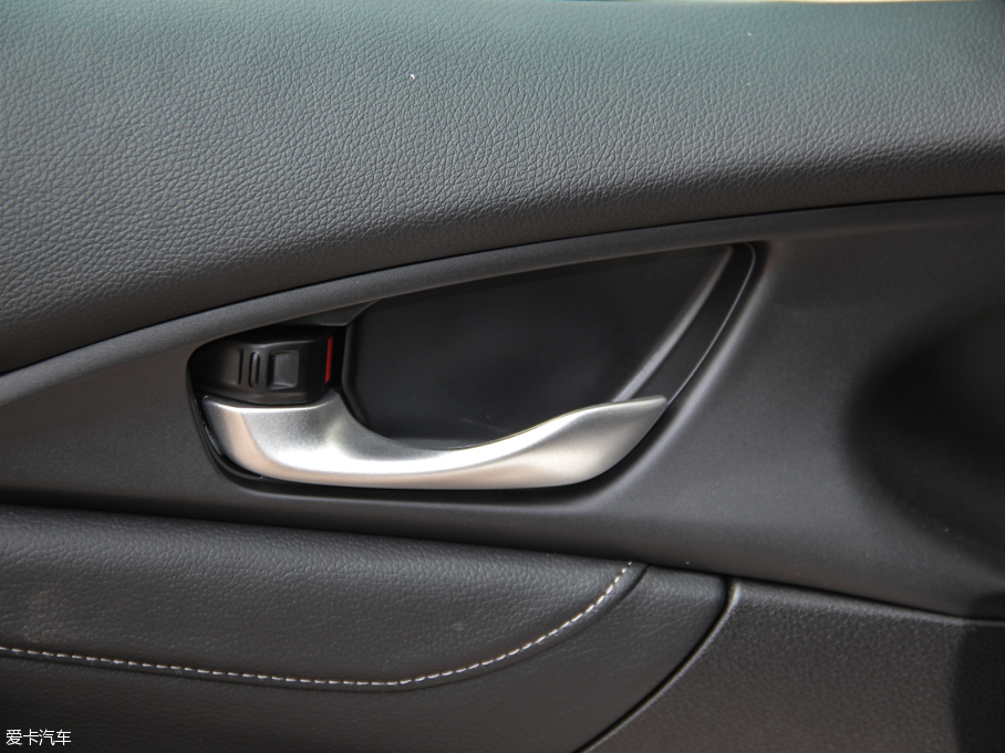 2016˼ 220TURBO Ԅҫ