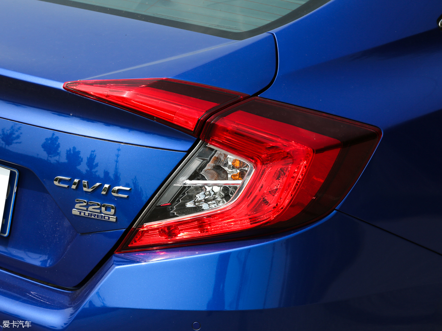 2016˼ 220TURBO Ԅ(dng)ҫ