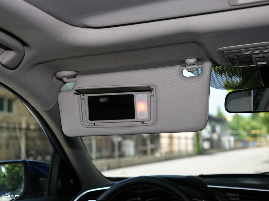 2016˼ 220TURBO Ԅ(dng)ҫ